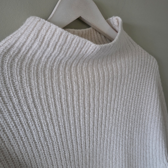Wilfred S Quiet Luxury Modern Contemporary Montpellier Merino Wool Knit Sweater - Picture 6 of 16